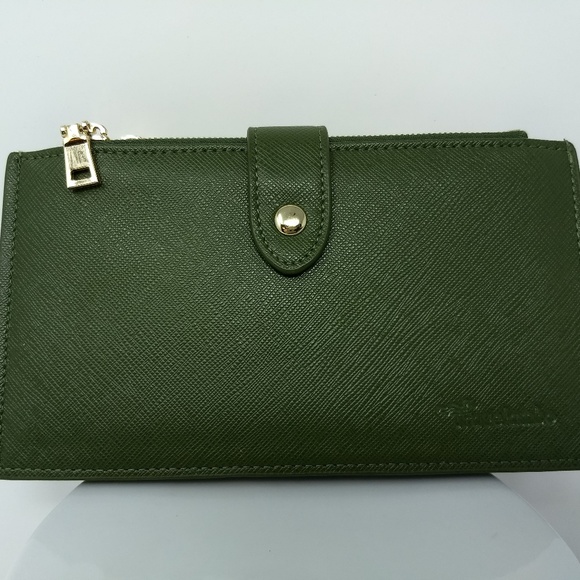TRAVELAMBO BIFOLD WALLET IN FAUX OLIVE LEATHER - Picture 1 of 8